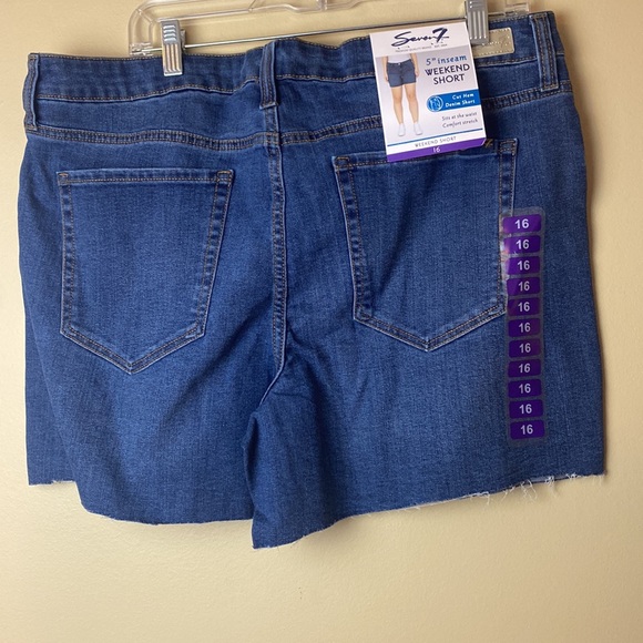 Seven7 Weekender shorts, size 16 - Picture 3 of 3